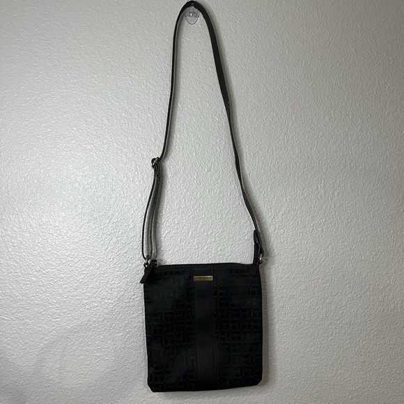 Vintage Tommy Hilfiger Black Crossbody 9x9 with Strap Included Y2K Style - Picture 8 of 8
